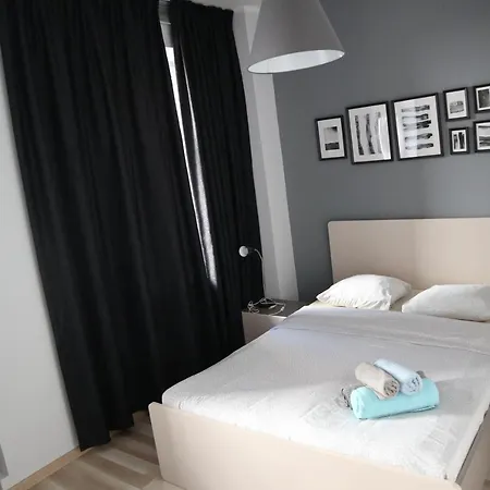 Milo Mi - 2 Bedroom In The Old Town Познань